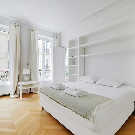 Charm And Modernity - 3bd-6p - Odeon Luxembourg